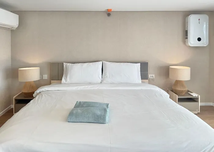 Cozy Urban Retreat Steps From Mrta Station 公寓 *