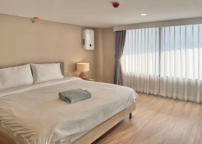 公寓 Cozy Urban Retreat Steps From Mrta Station *