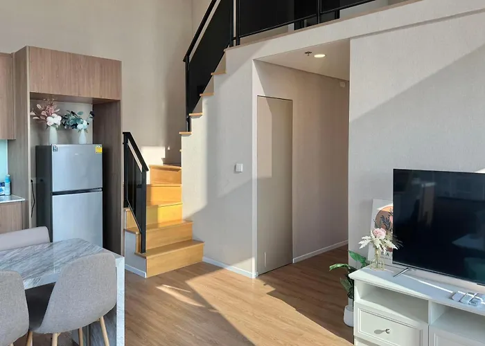 Cozy Urban Retreat Steps From Mrta Station 公寓 曼谷