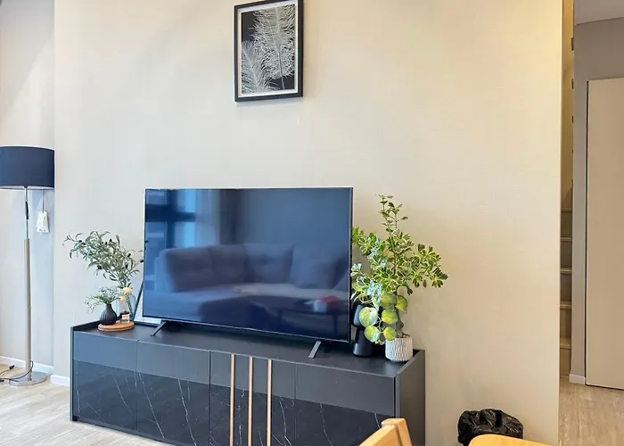 Cozy Urban Retreat Steps From Mrta Station 公寓 曼谷