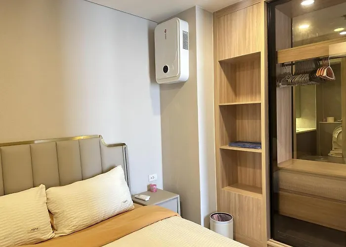 Cozy Urban Retreat Steps From Mrta Station * 曼谷