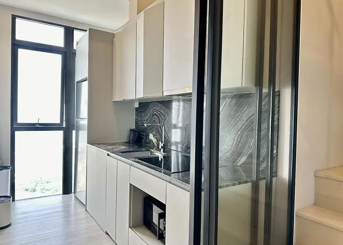 公寓 Cozy Urban Retreat Steps From Mrta Station