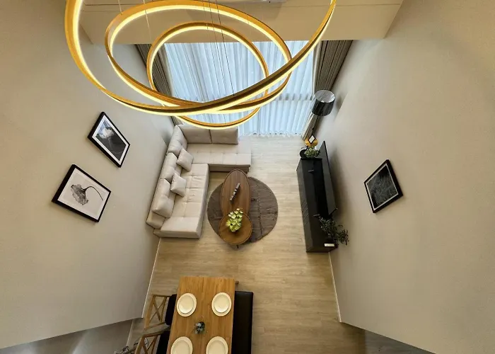 公寓 Cozy Urban Retreat Steps From Mrta Station 曼谷