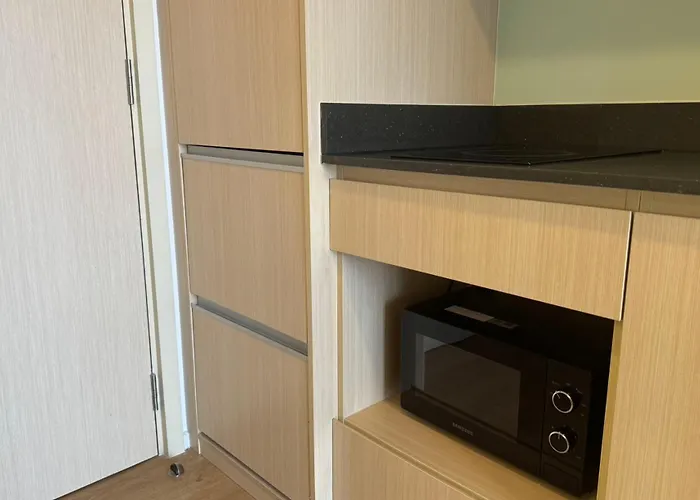Cozy Urban Retreat Steps From Mrta Station 公寓 曼谷